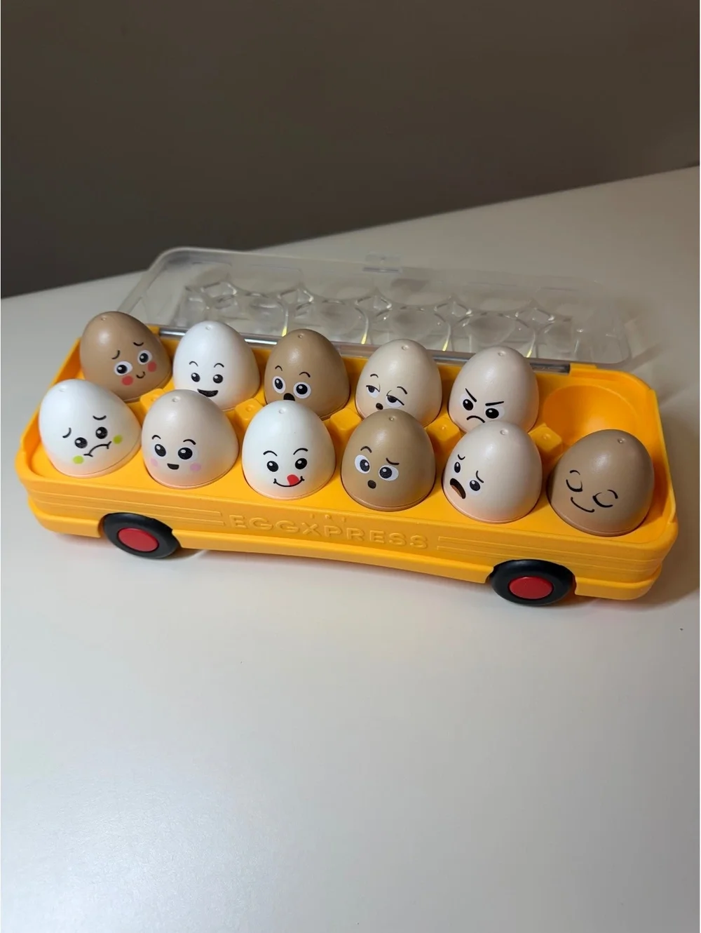 Eggxpress Toy Bus with 11 of 12 Expressive Eggs